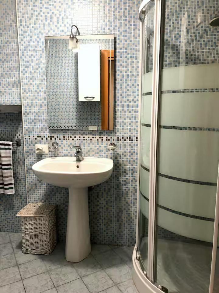 Comodo E Silenzioso Bilocale In Centro Citta Naples